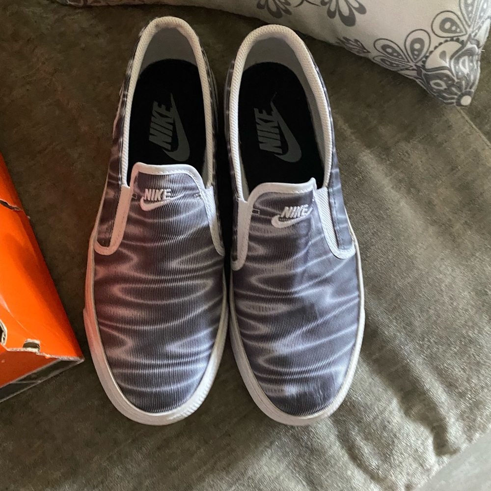 New Nike Slip on shoes grey 8.5